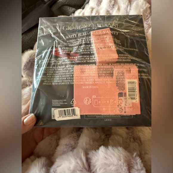 Giorgio Armani Gift set - Picture 7 of 9